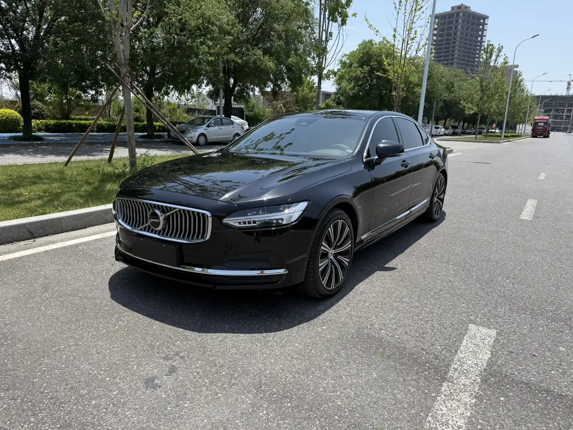Volvo S90