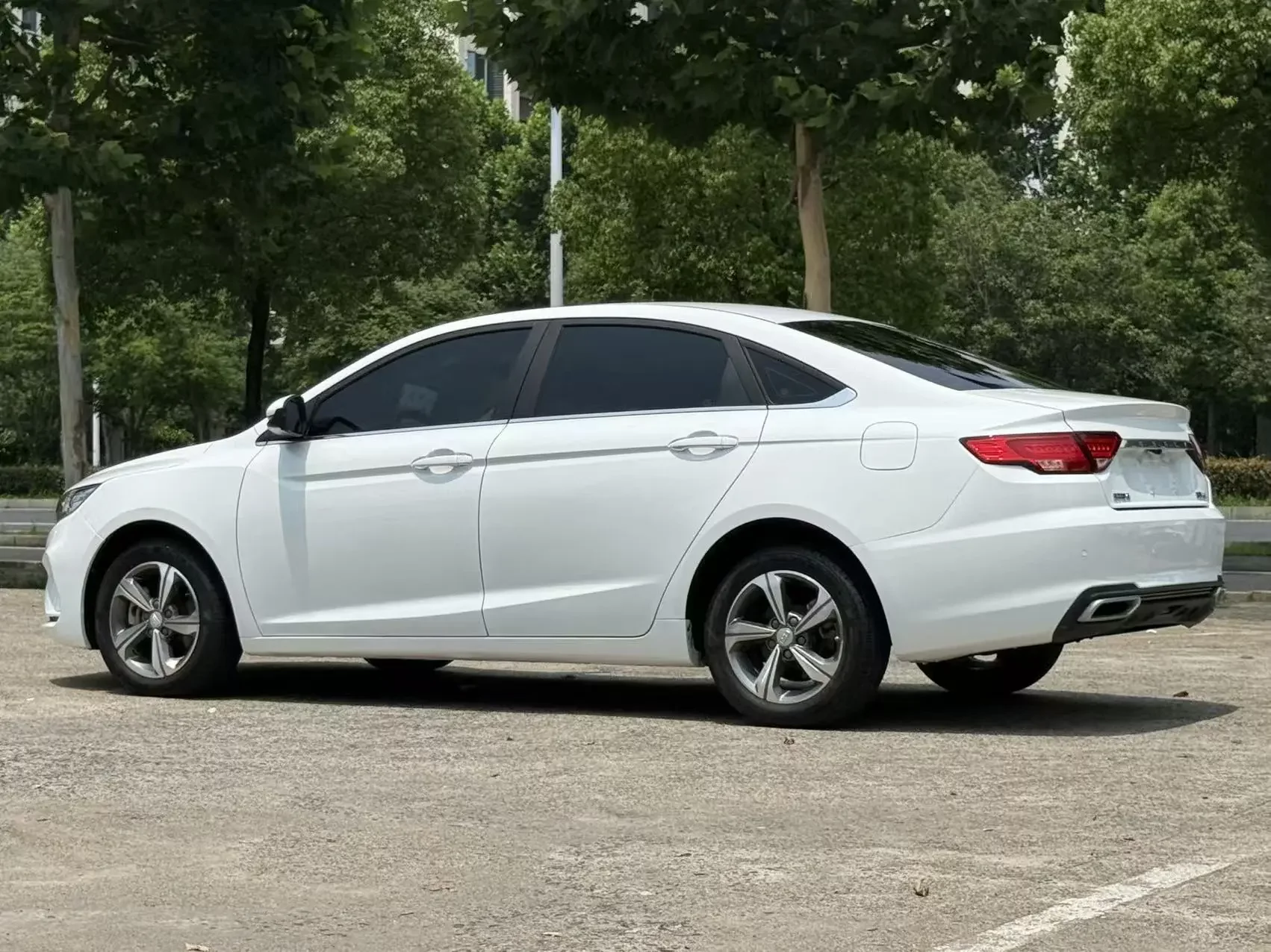 Geely Emgrand GL