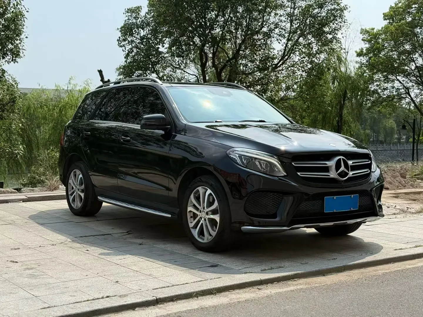 Mercedes-Benz GLE (Imported)