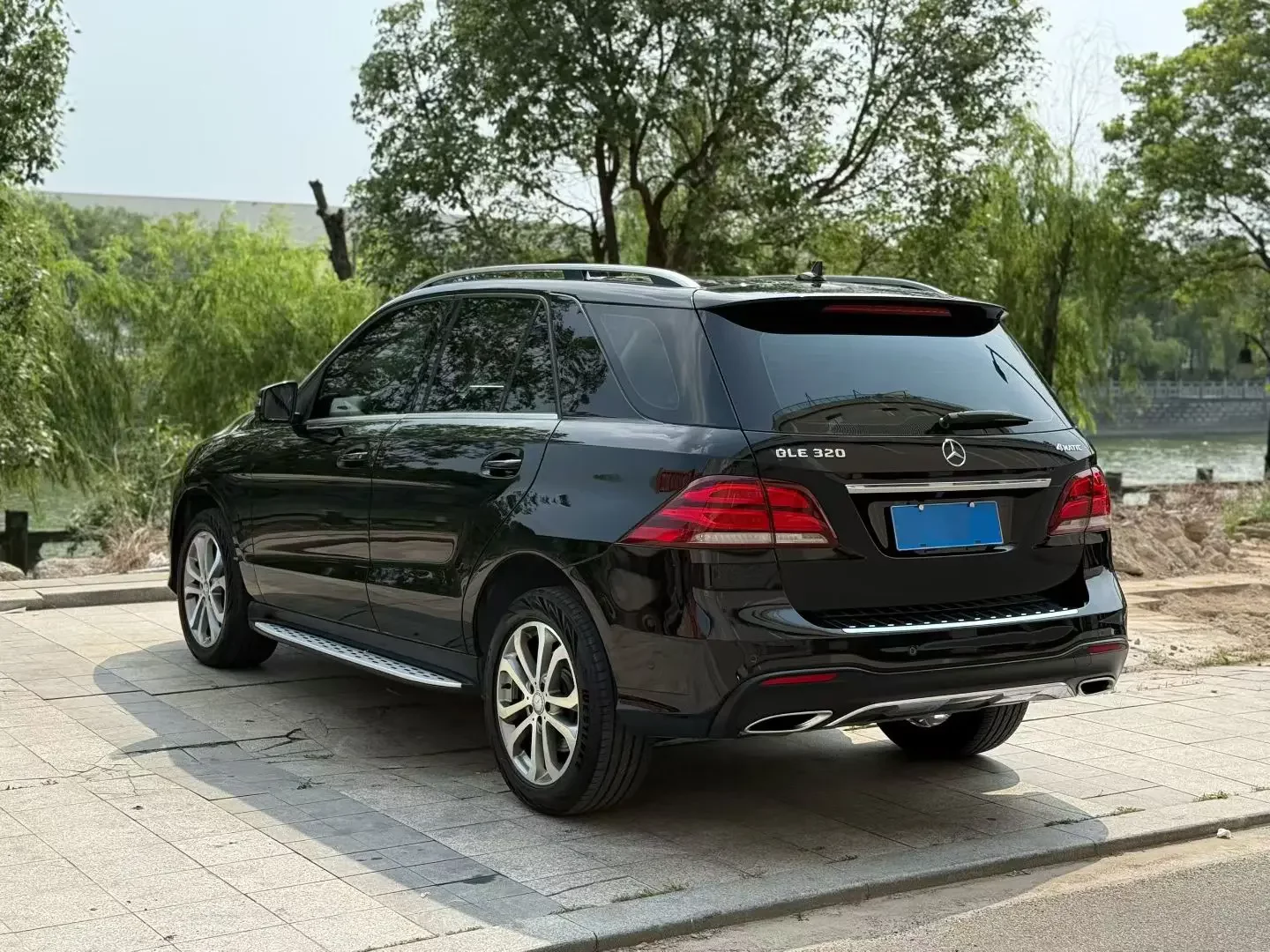 Mercedes-Benz GLE (Imported)
