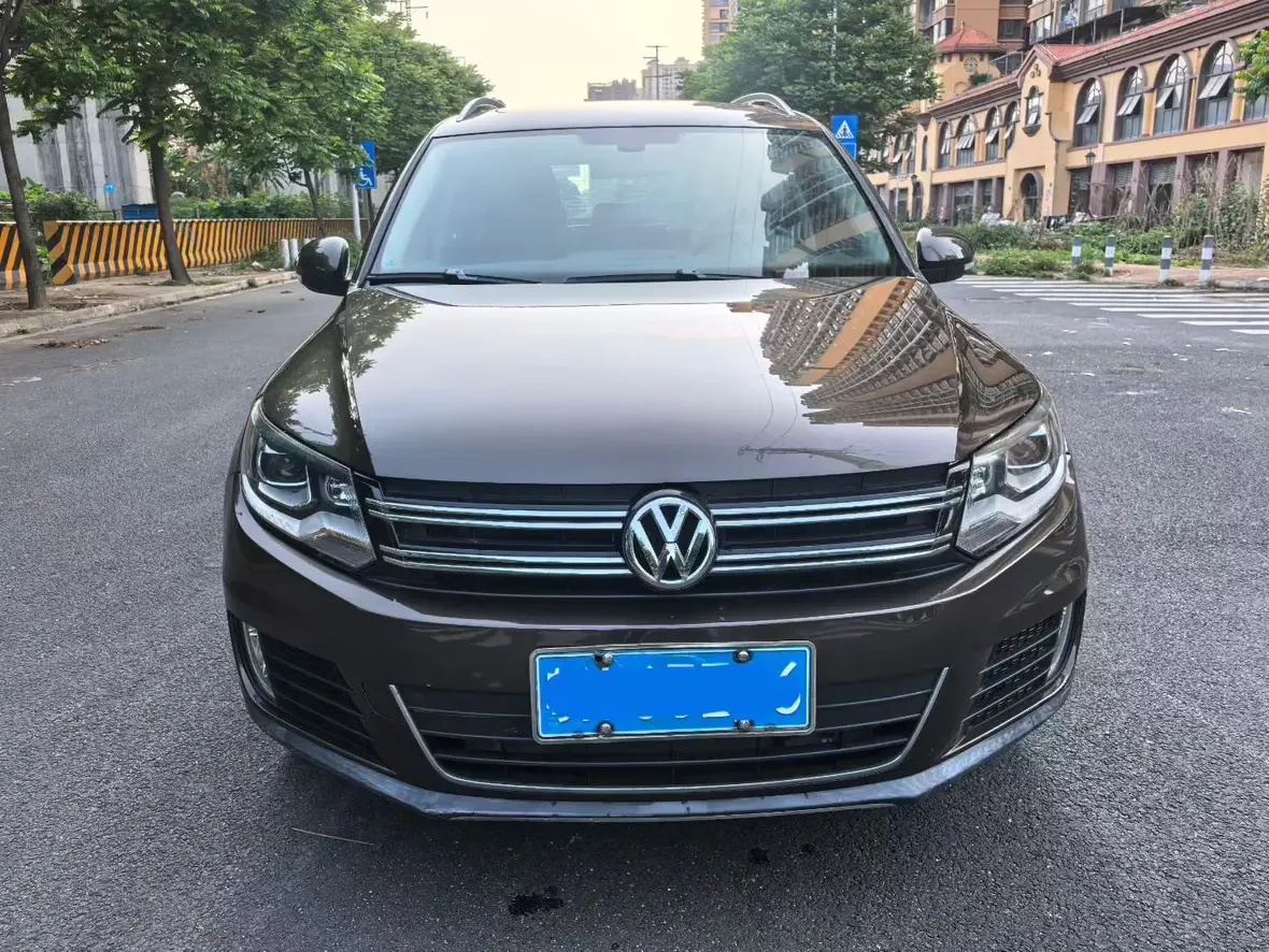 Volkswagen Tiguan (Tharu)
