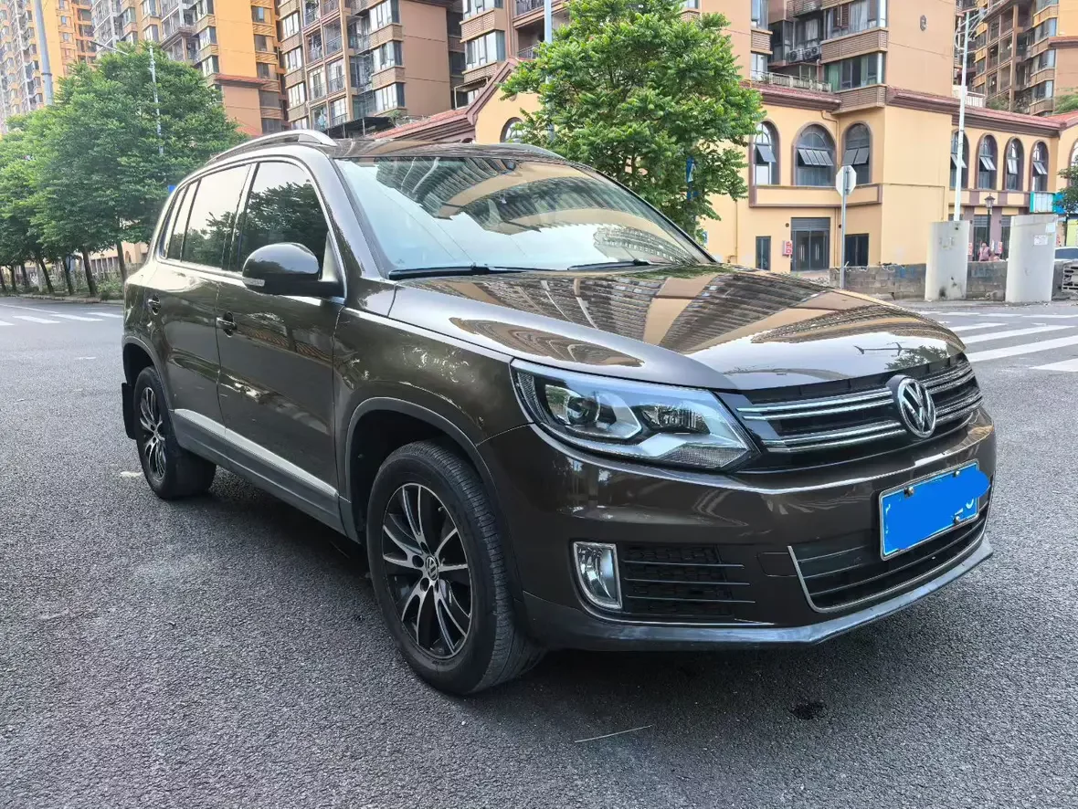 Volkswagen Tiguan (Tharu)