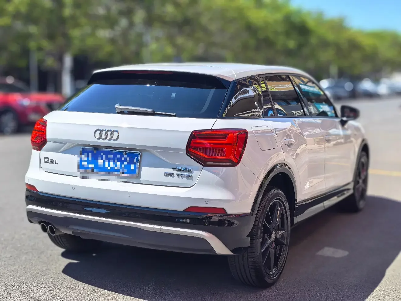 Audi Q2L