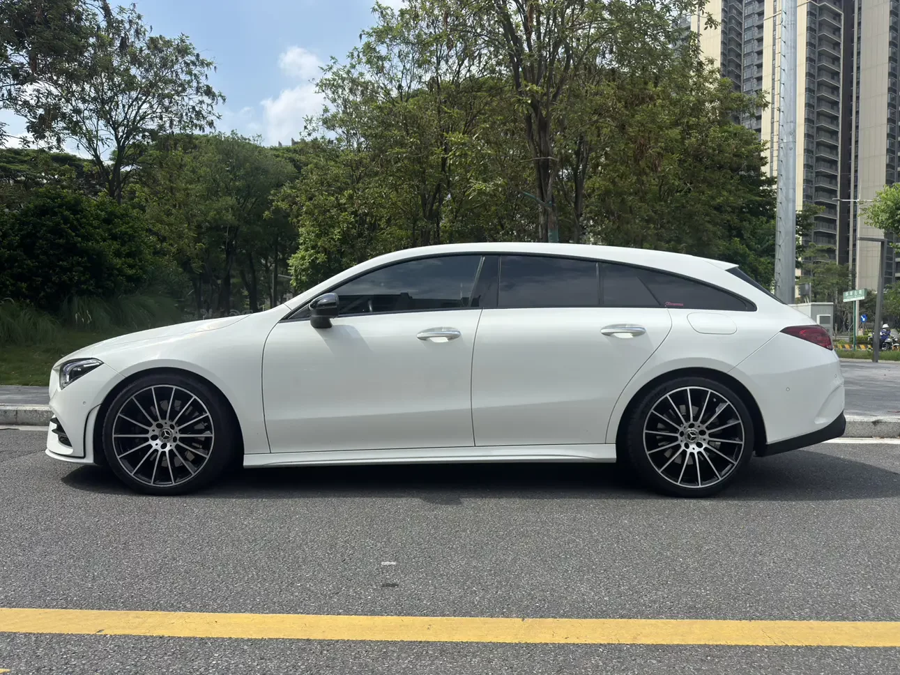 Mercedes-Benz CLA (Imported)
