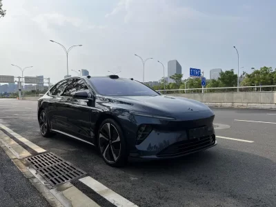 NIO ET7