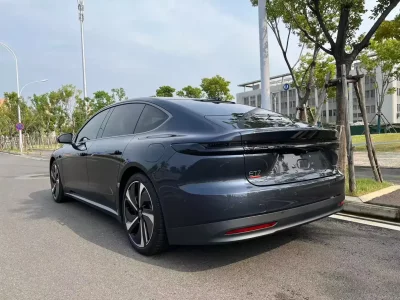 NIO ET7