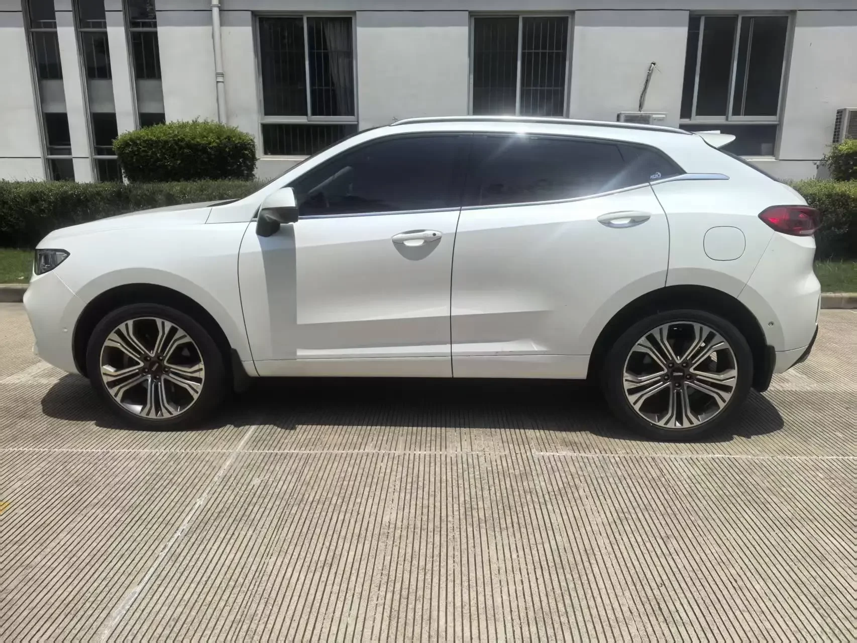 Wey Wei brand VV5