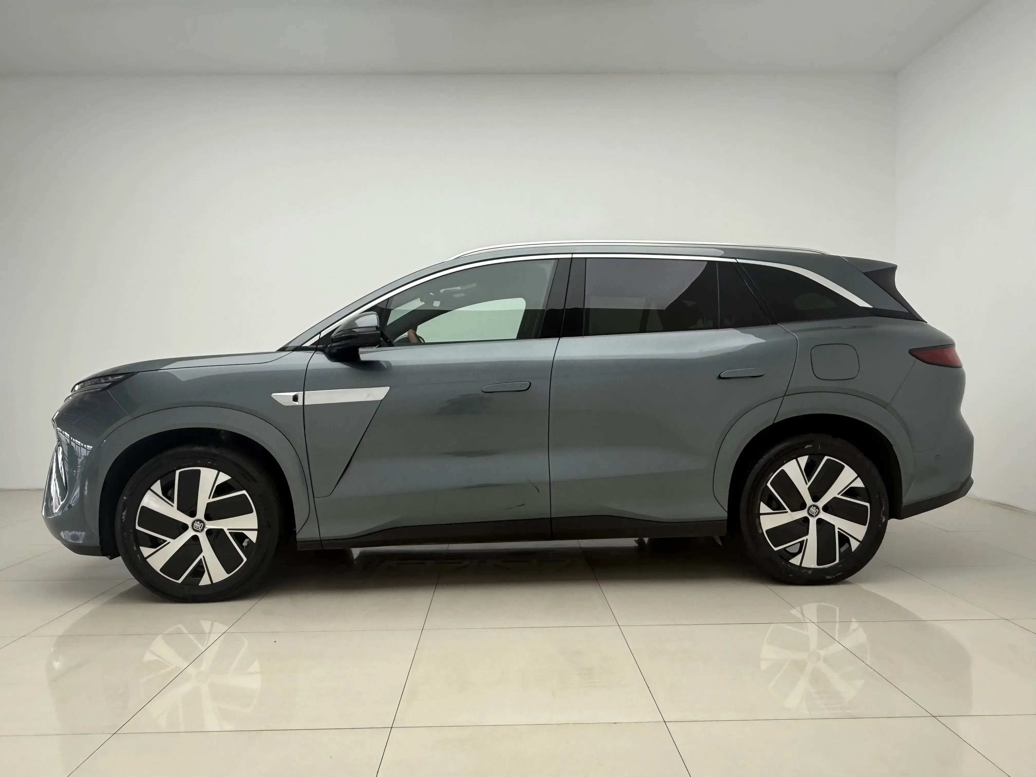 BYD Tang L DM