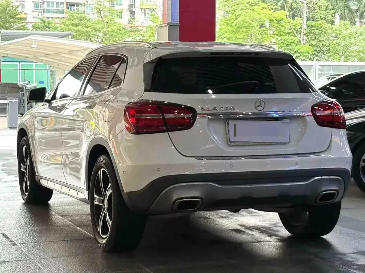Mercedes-Benz GLA