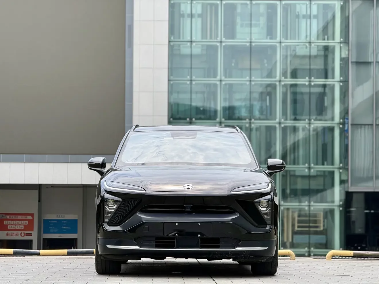 NIO ES6