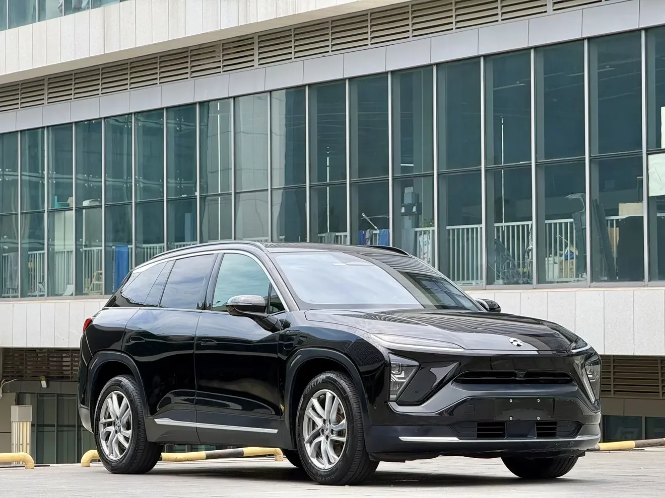 NIO ES6