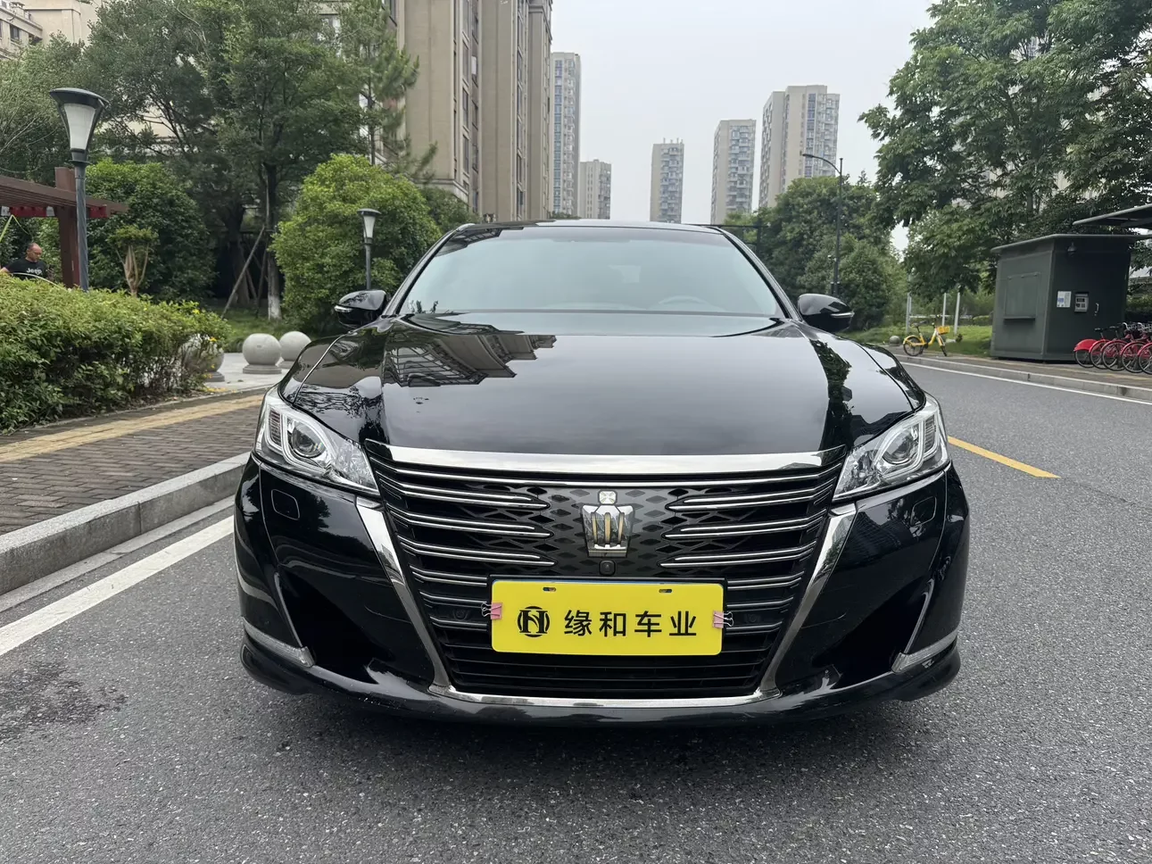 Toyota crown