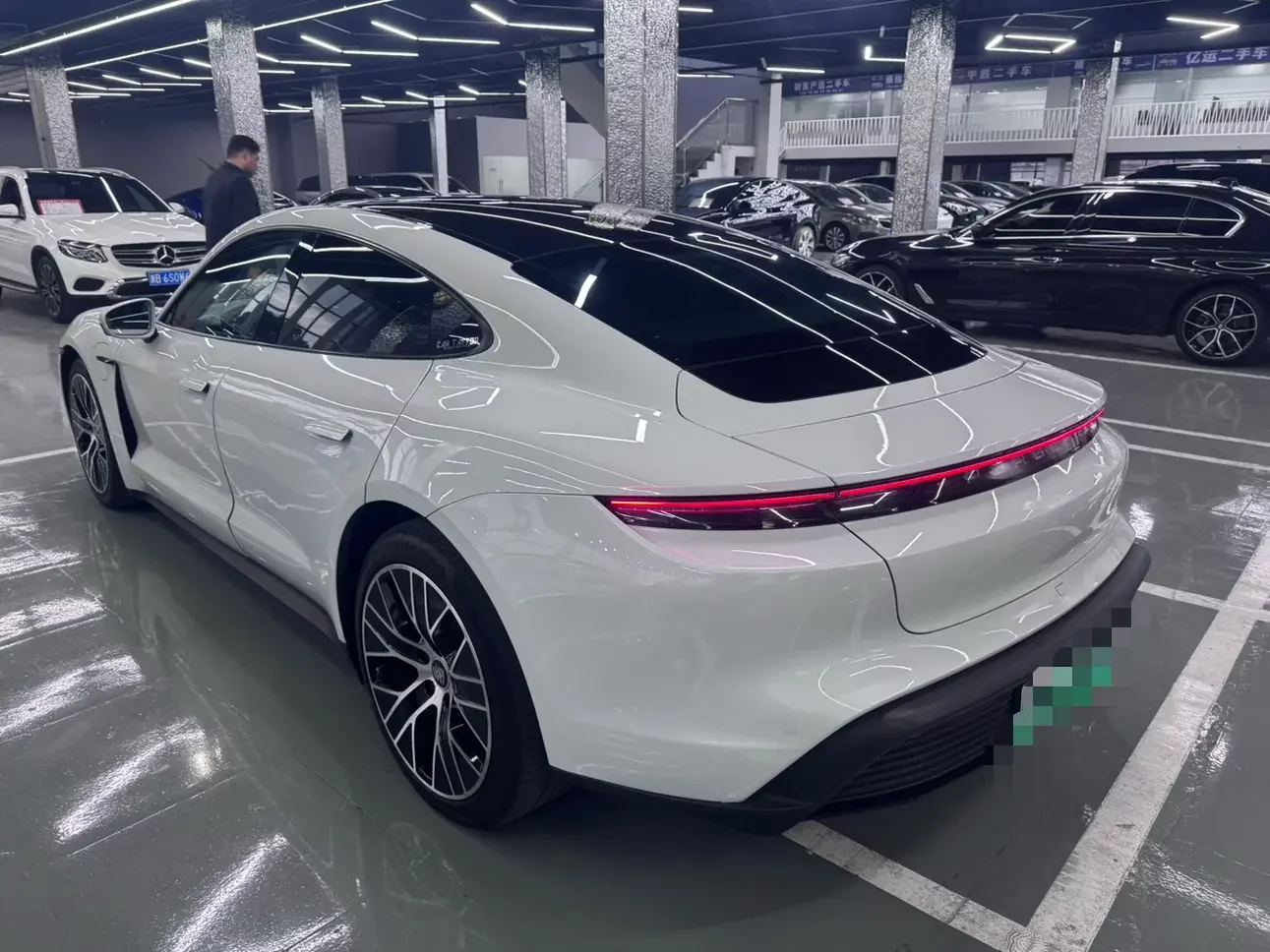 Porsche Taycan