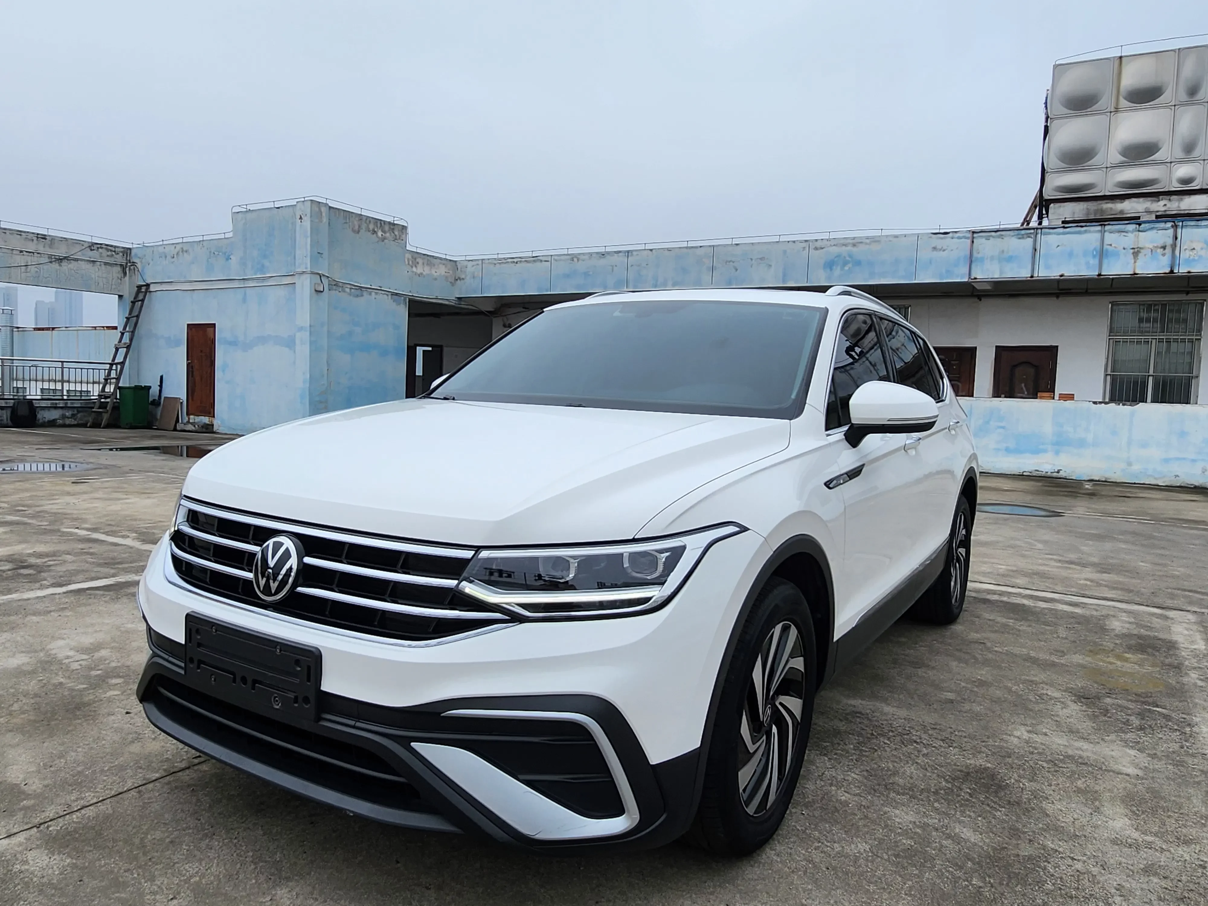 Volkswagen Tiguan L