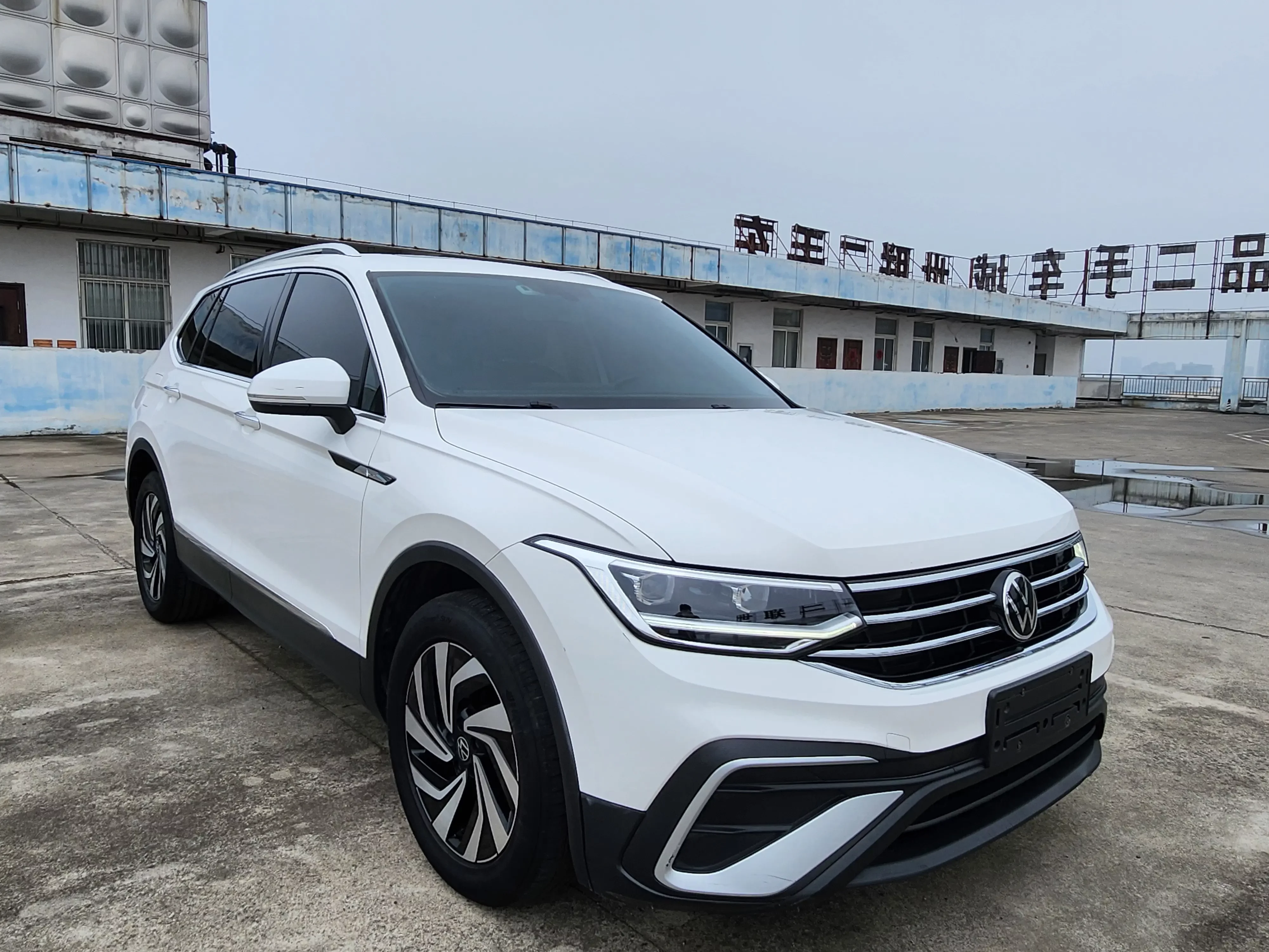 Volkswagen Tiguan L