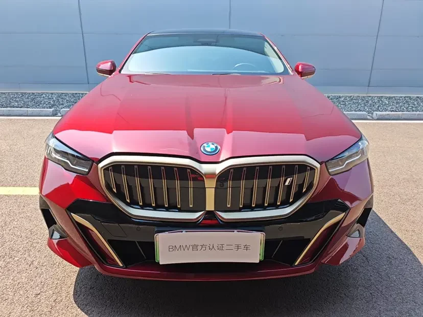 BMW i5