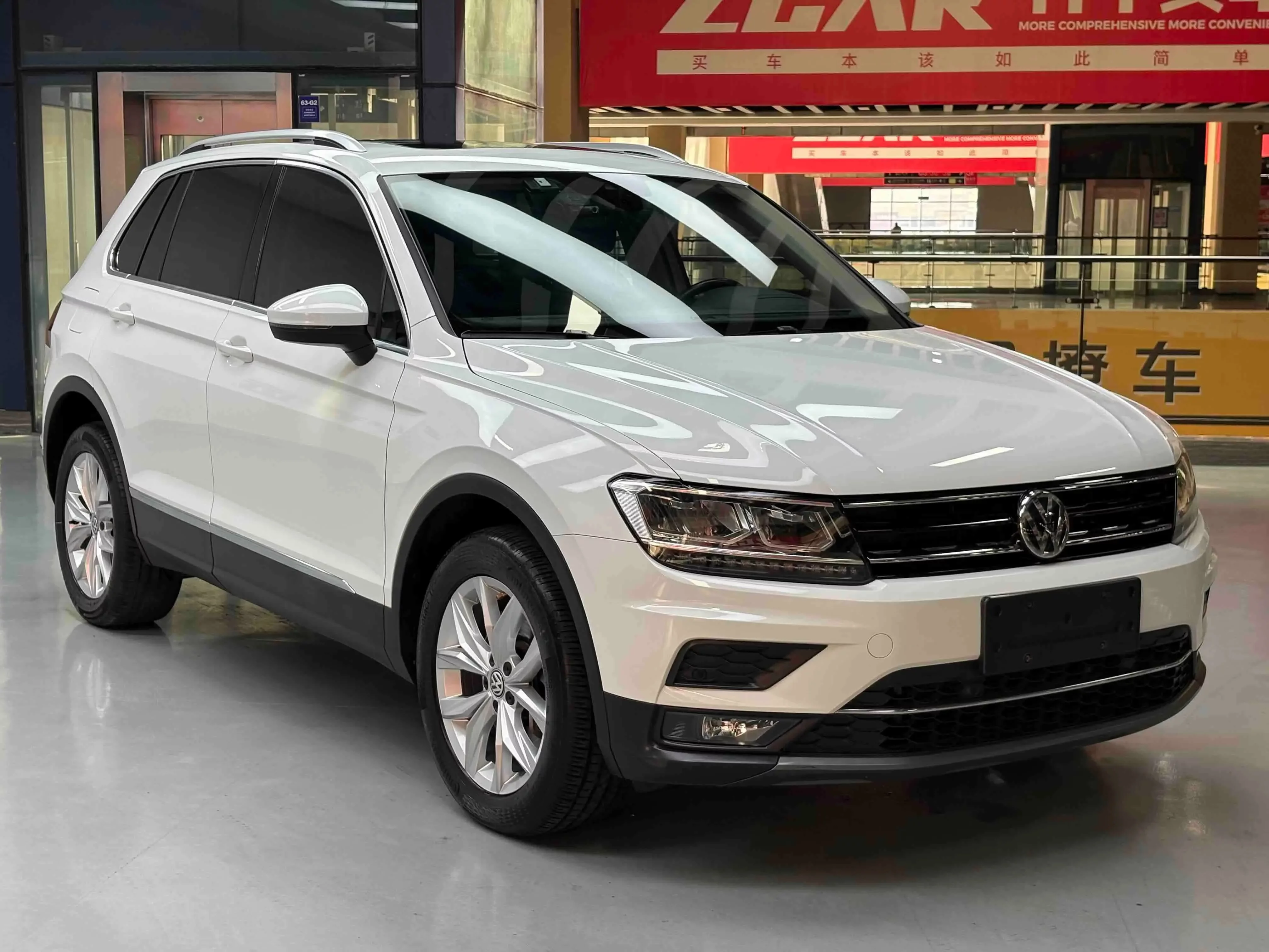 Volkswagen Tiguan (Tharu)