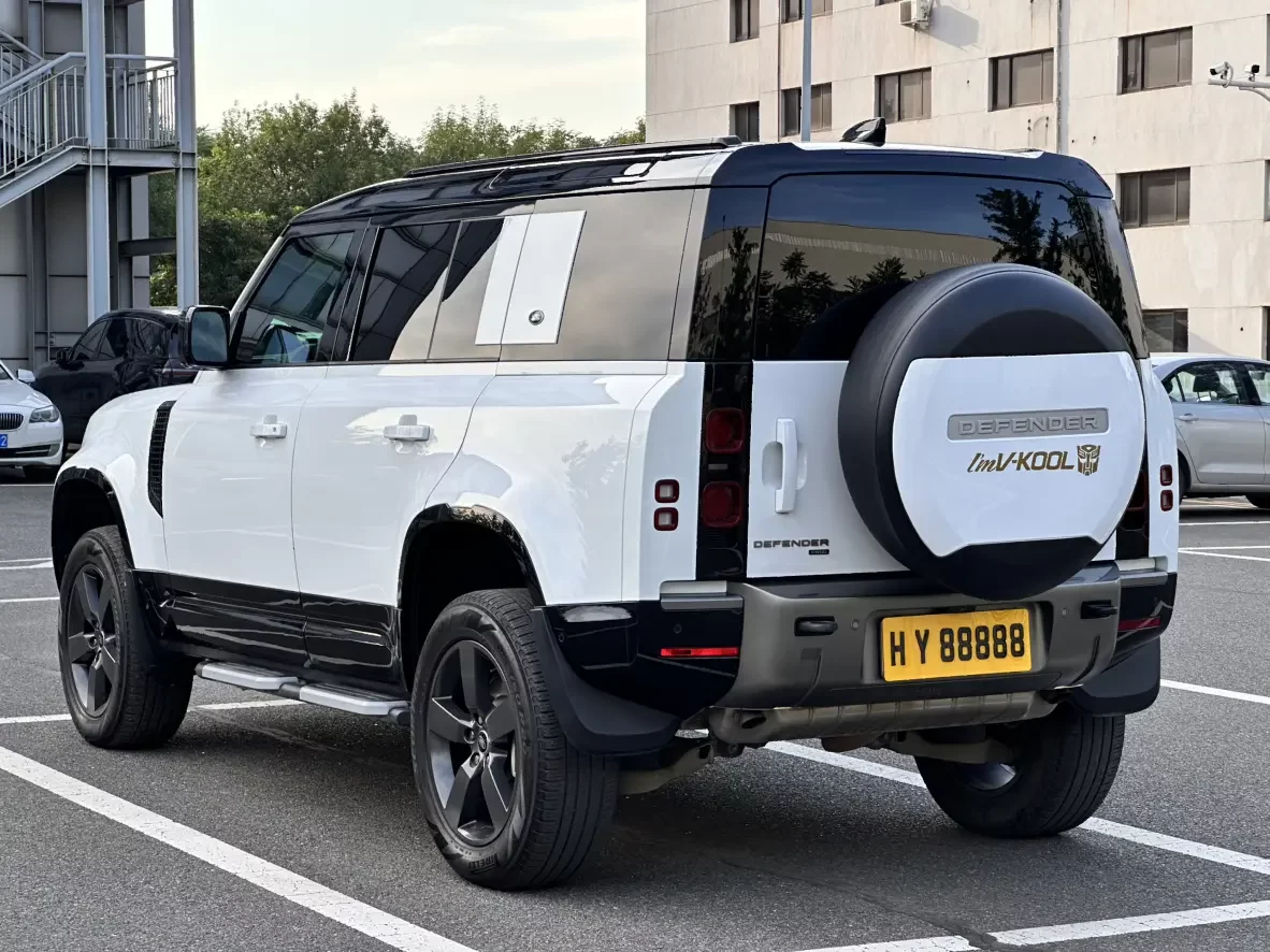 Land Rover guard