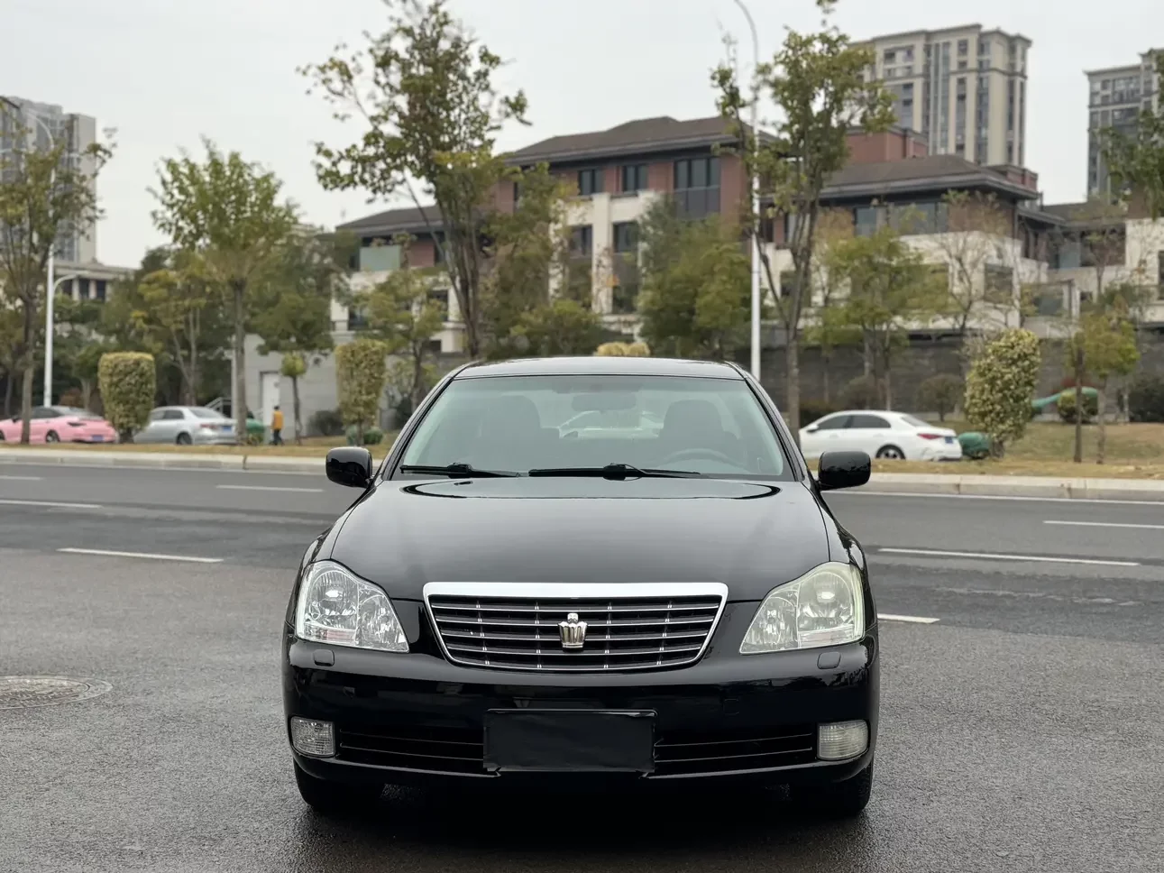 Toyota crown