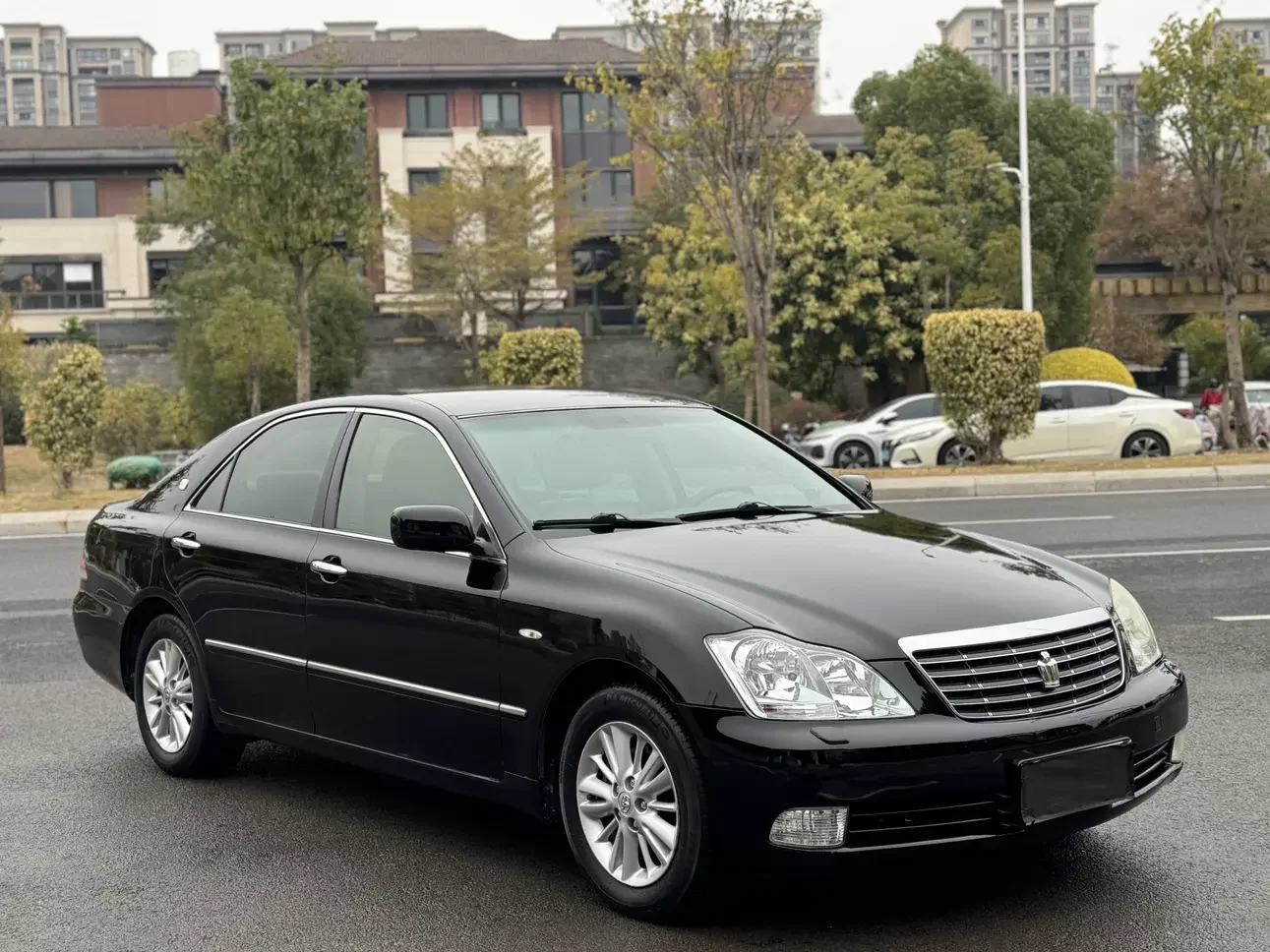 Toyota crown