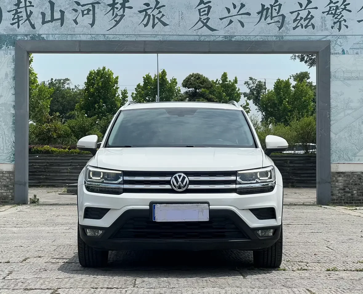 Volkswagen Tharu