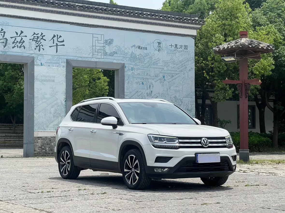 Volkswagen Tharu