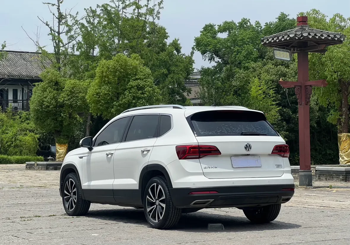 Volkswagen Tharu