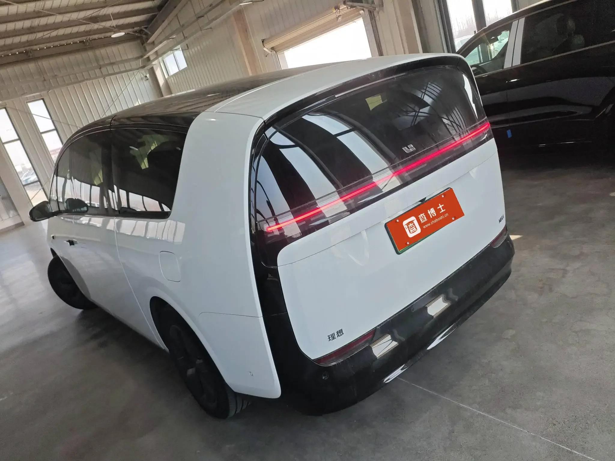 Lixiang MEGA