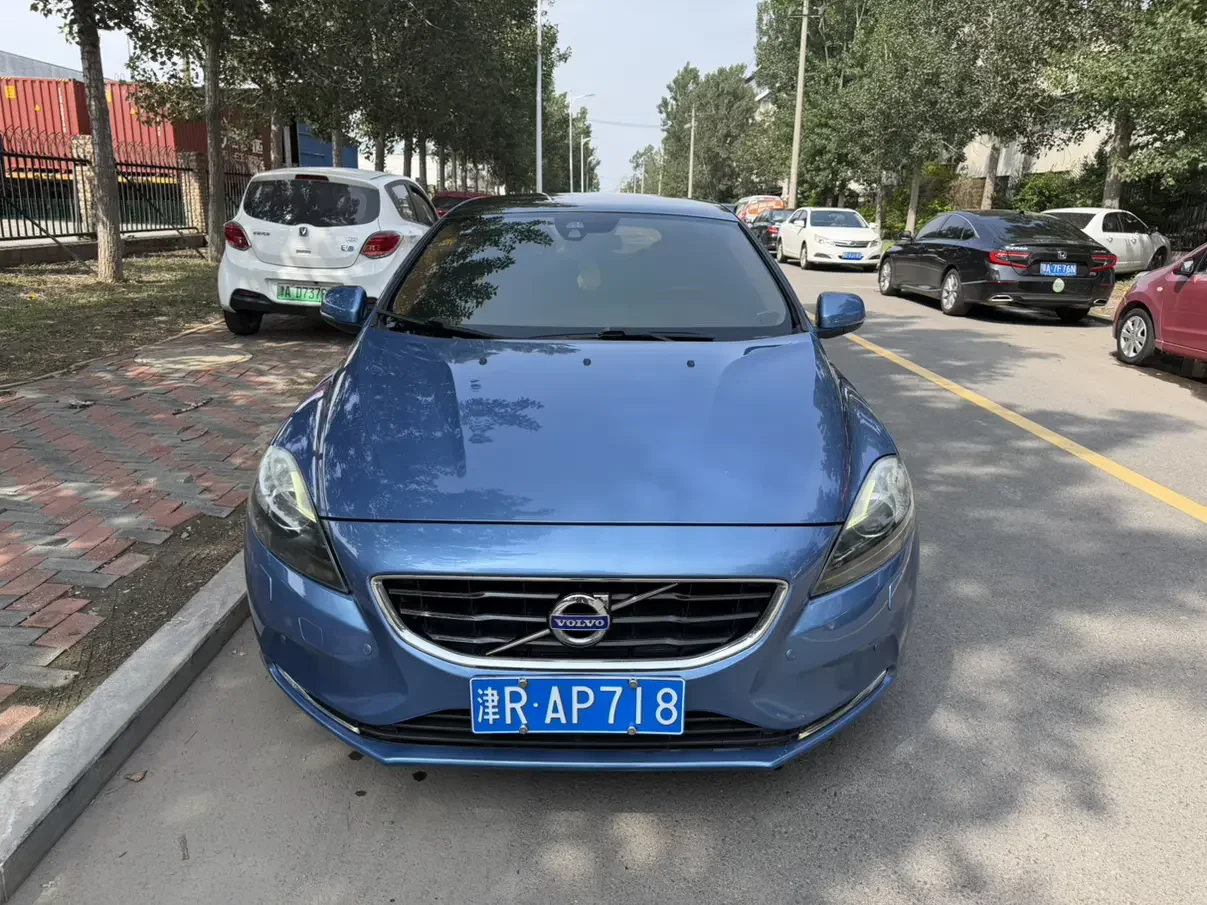 Volvo V40