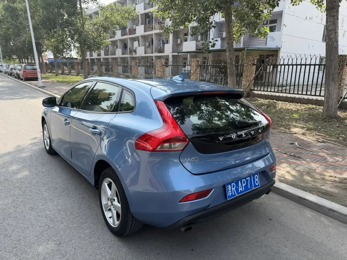 Volvo V40