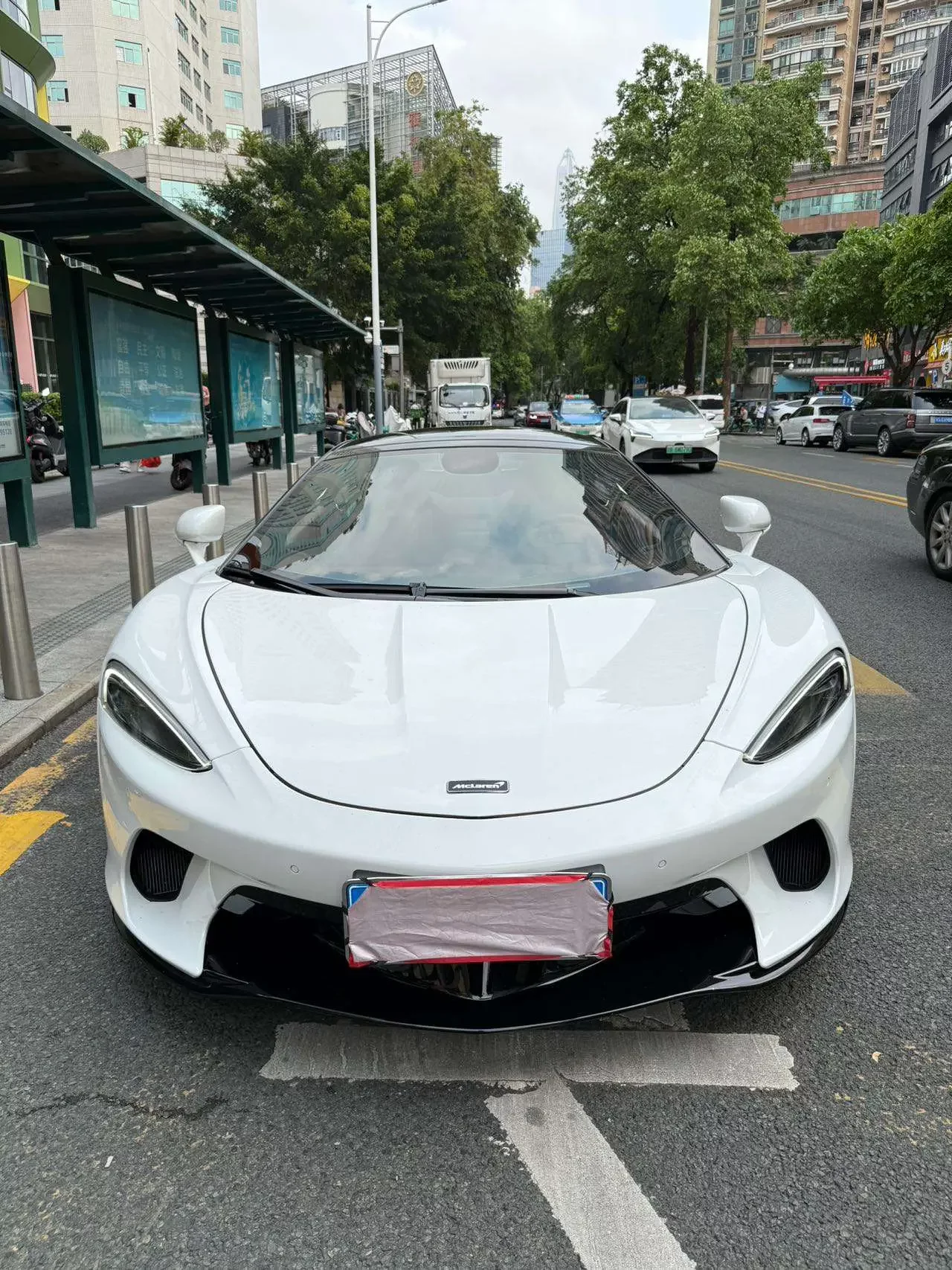 McLaren GT