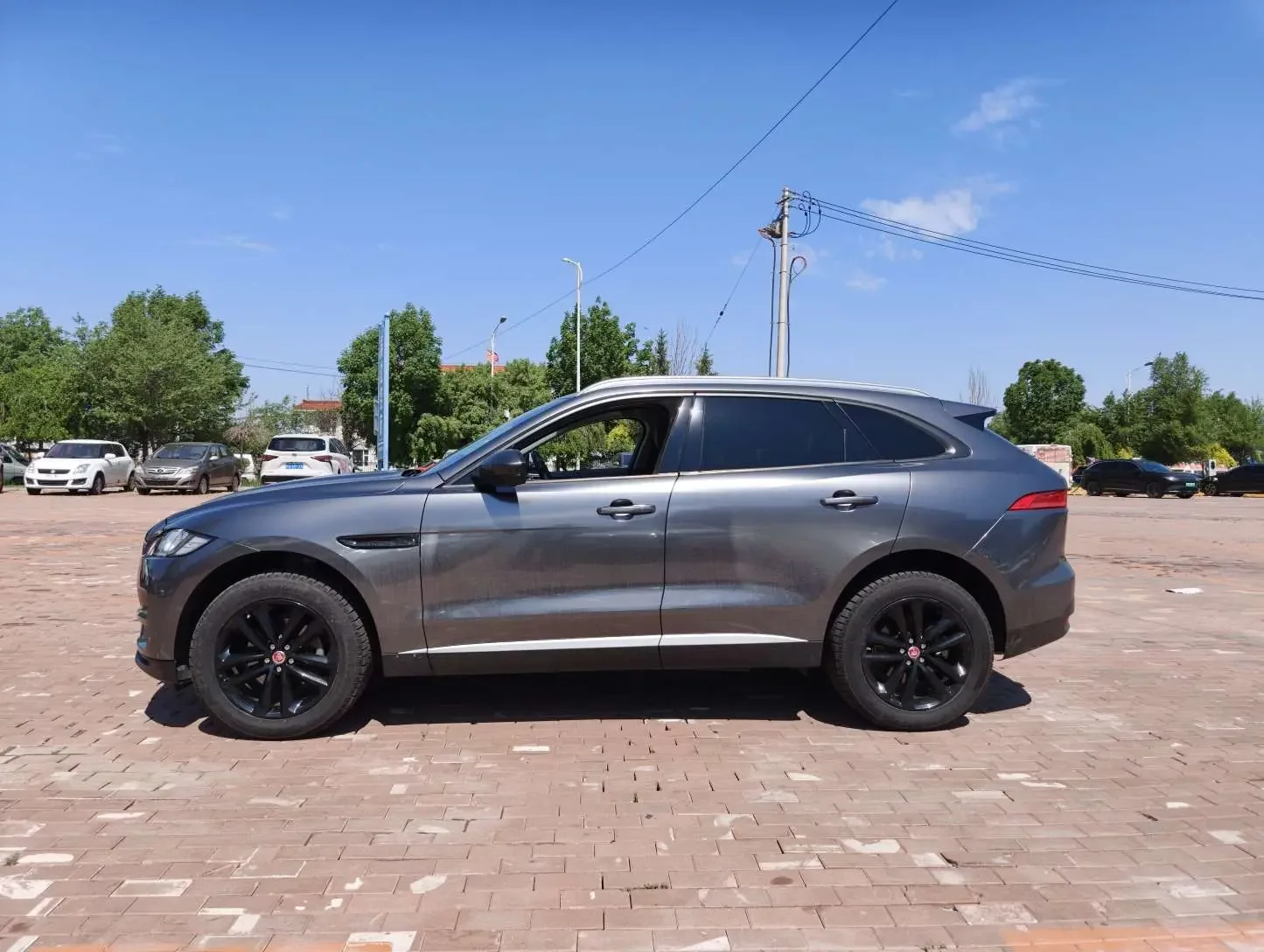 Jaguar F-PACE