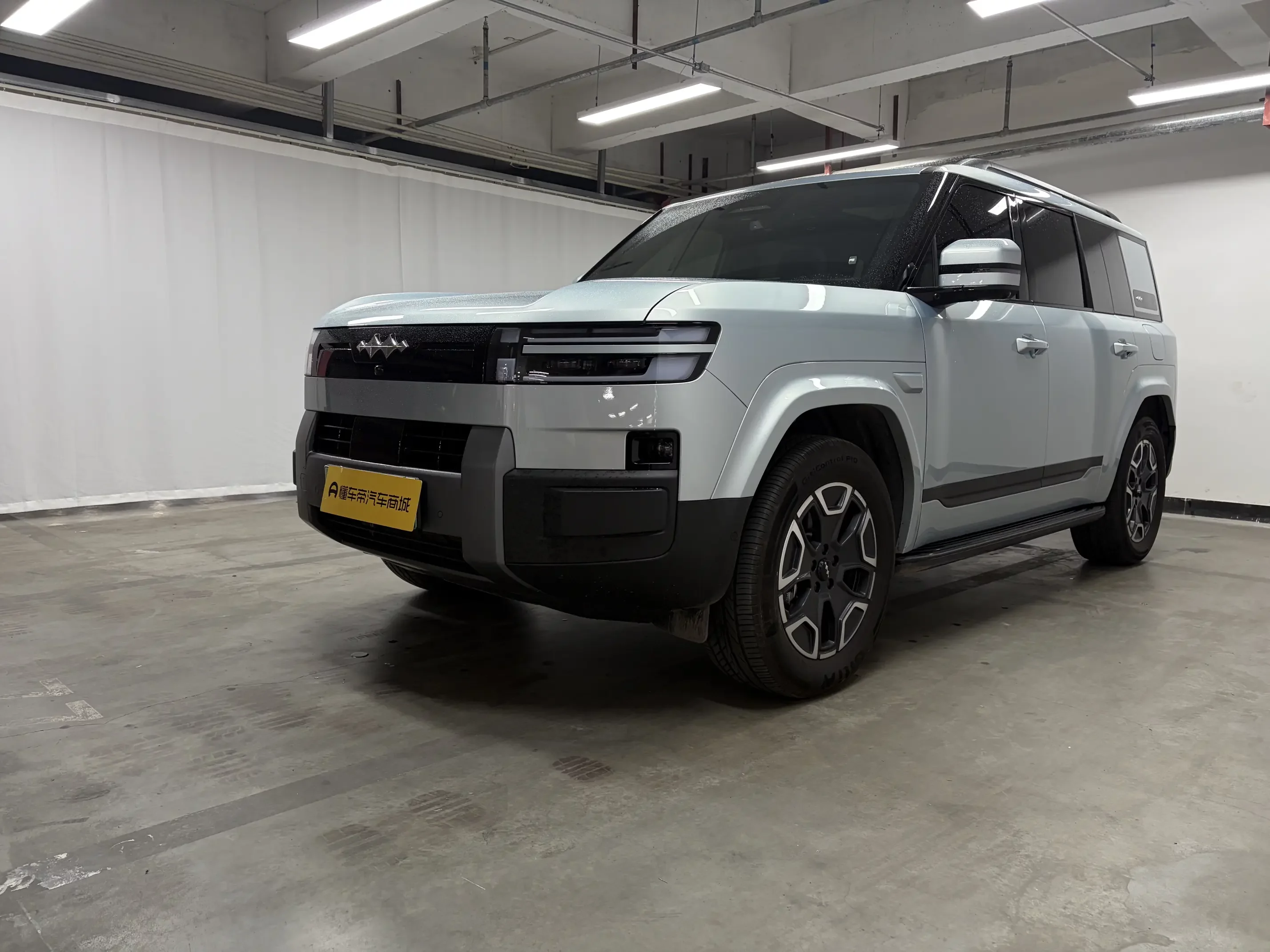 BYD Leopard Titanium 7 PHEV