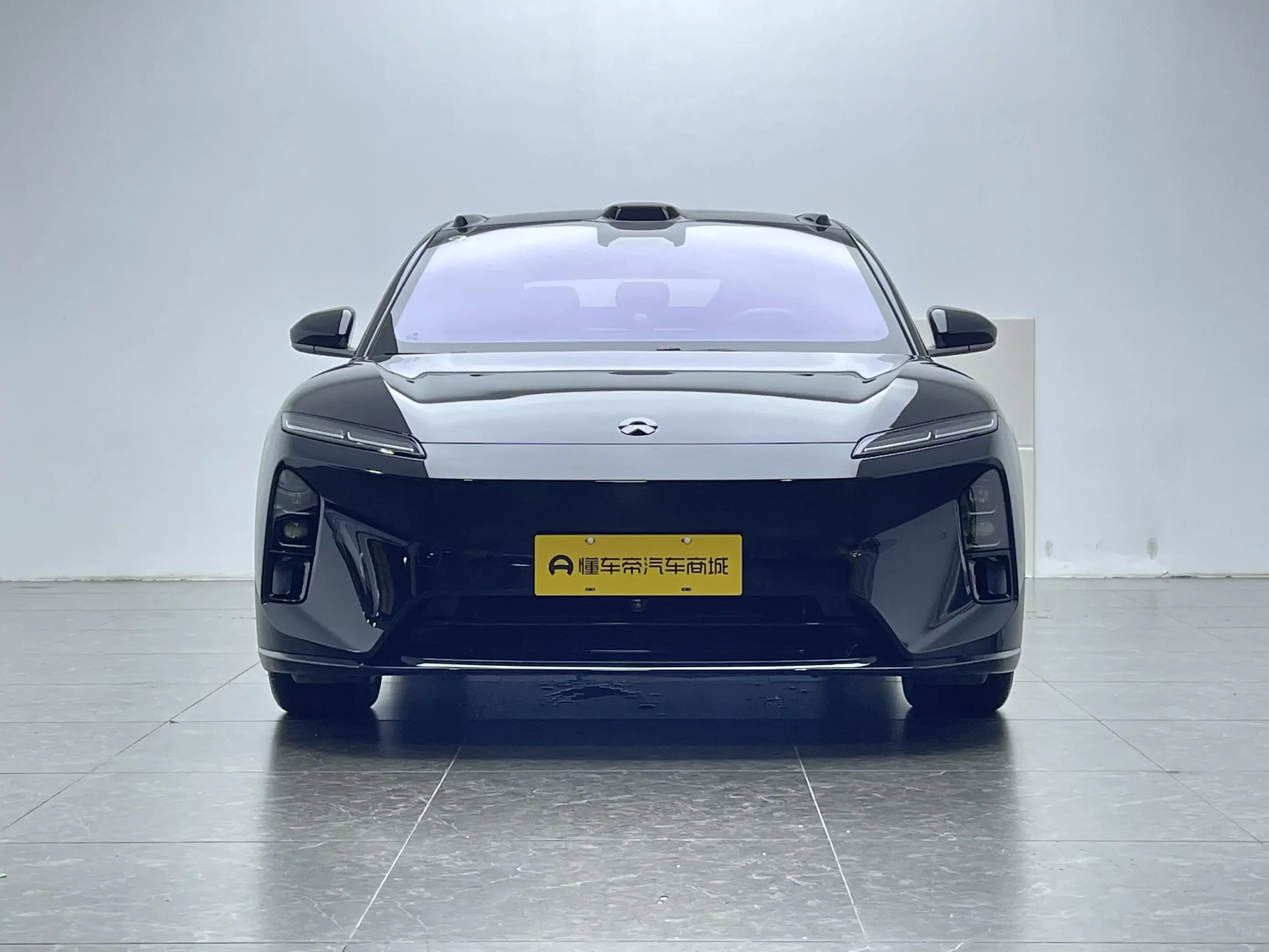NIO ET5  из Китая