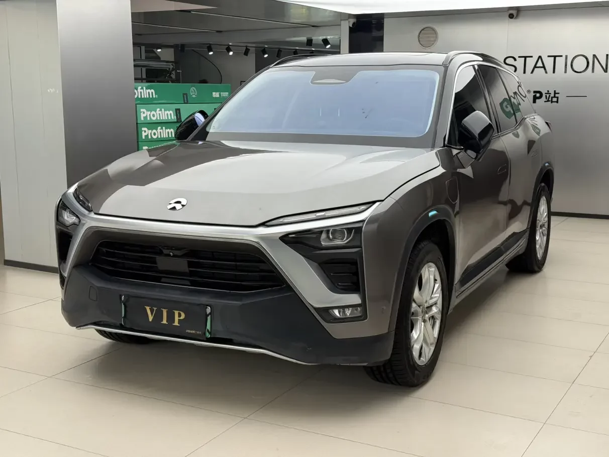 NIO ES8