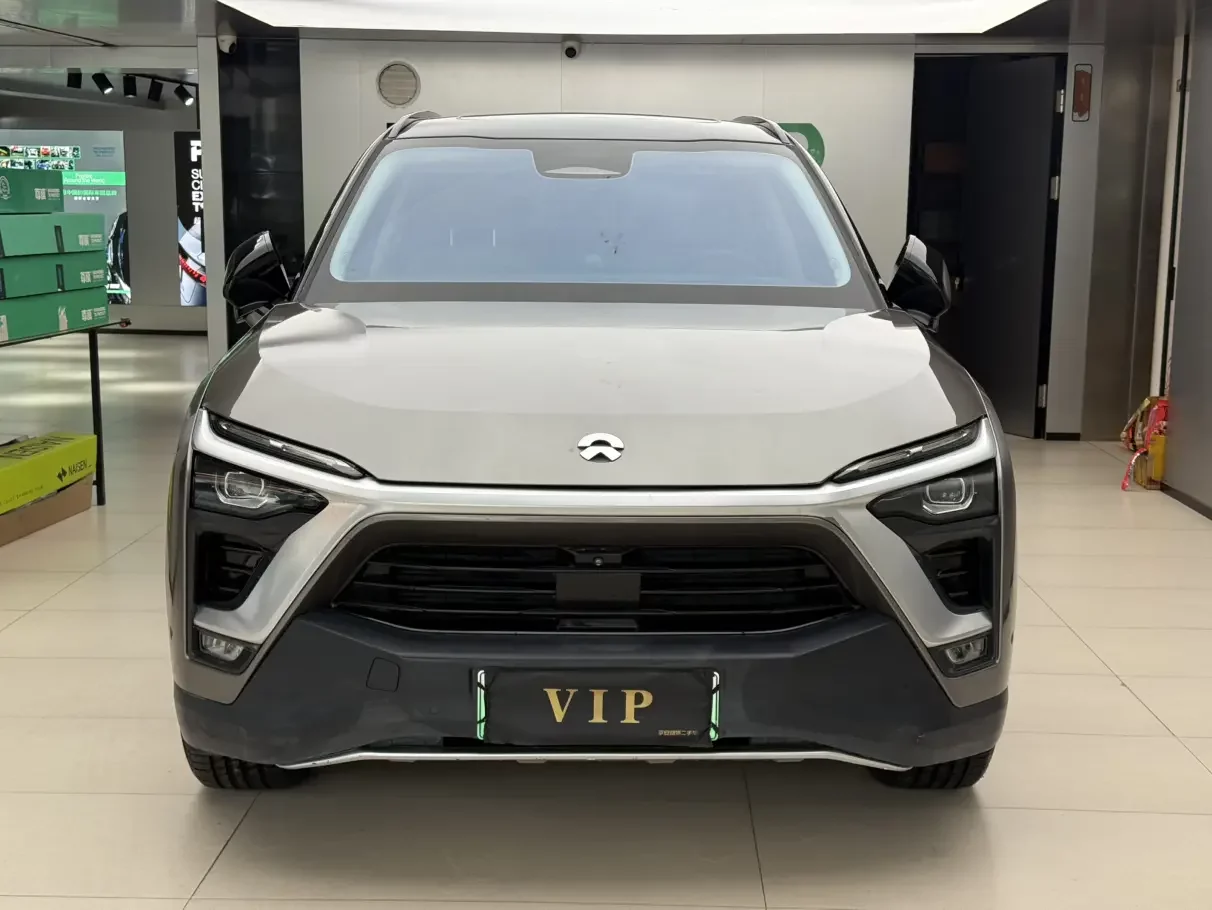 NIO ES8