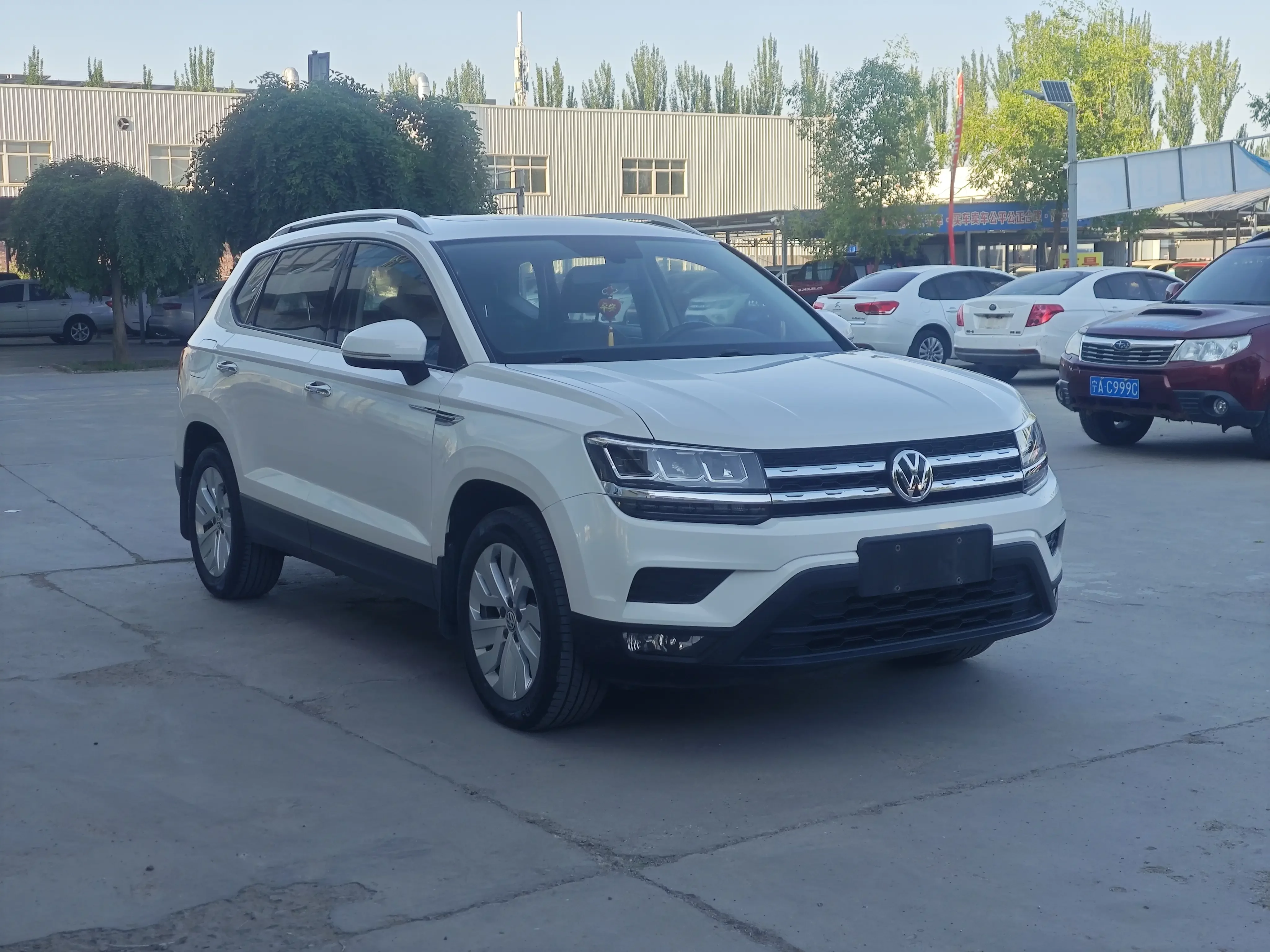 Volkswagen Tharu