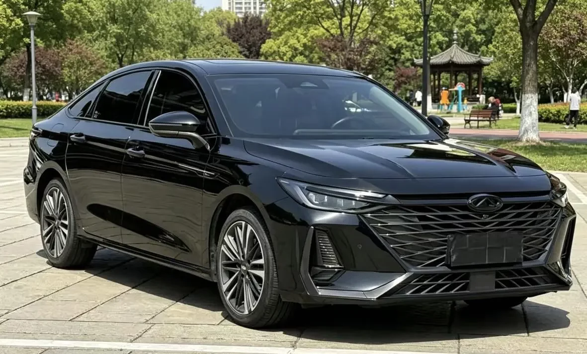 Chery Arrizo 8