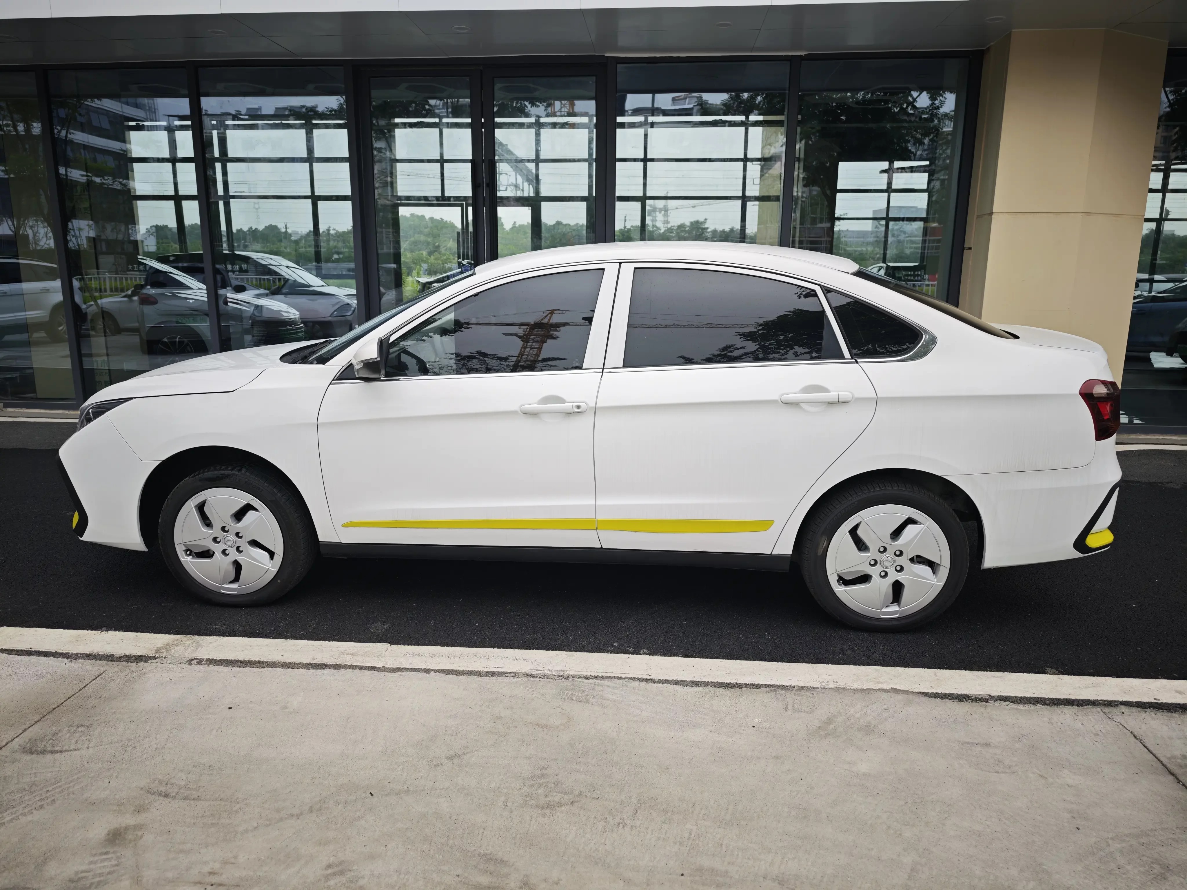 Dongfeng Fengshen E70