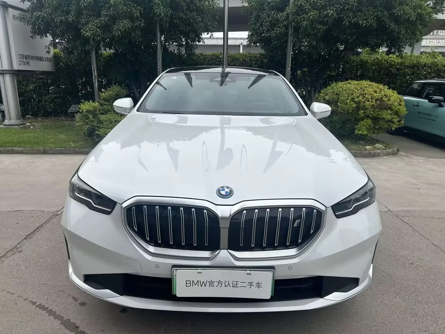 BMW i5