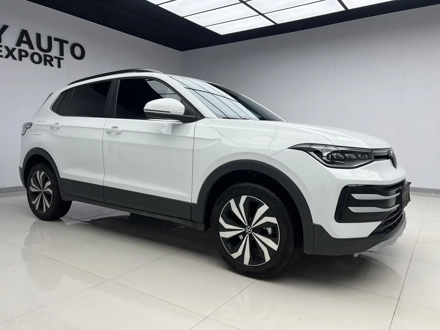 Volkswagen Tharu