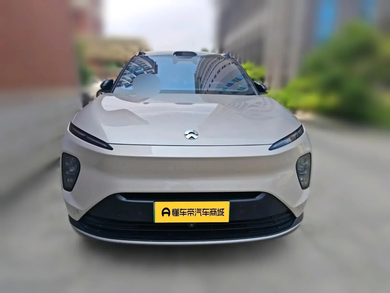 NIO ES8