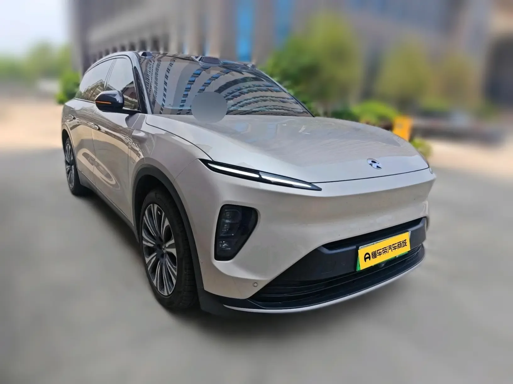 NIO ES8