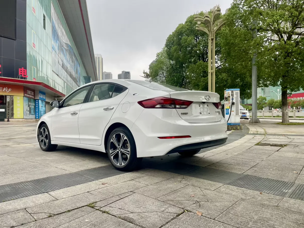 Hyundai lead