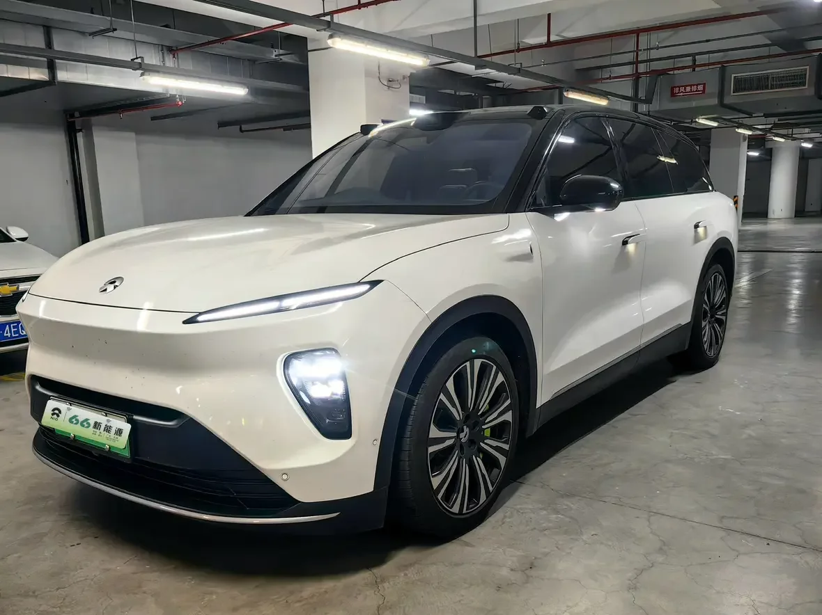 NIO ES8
