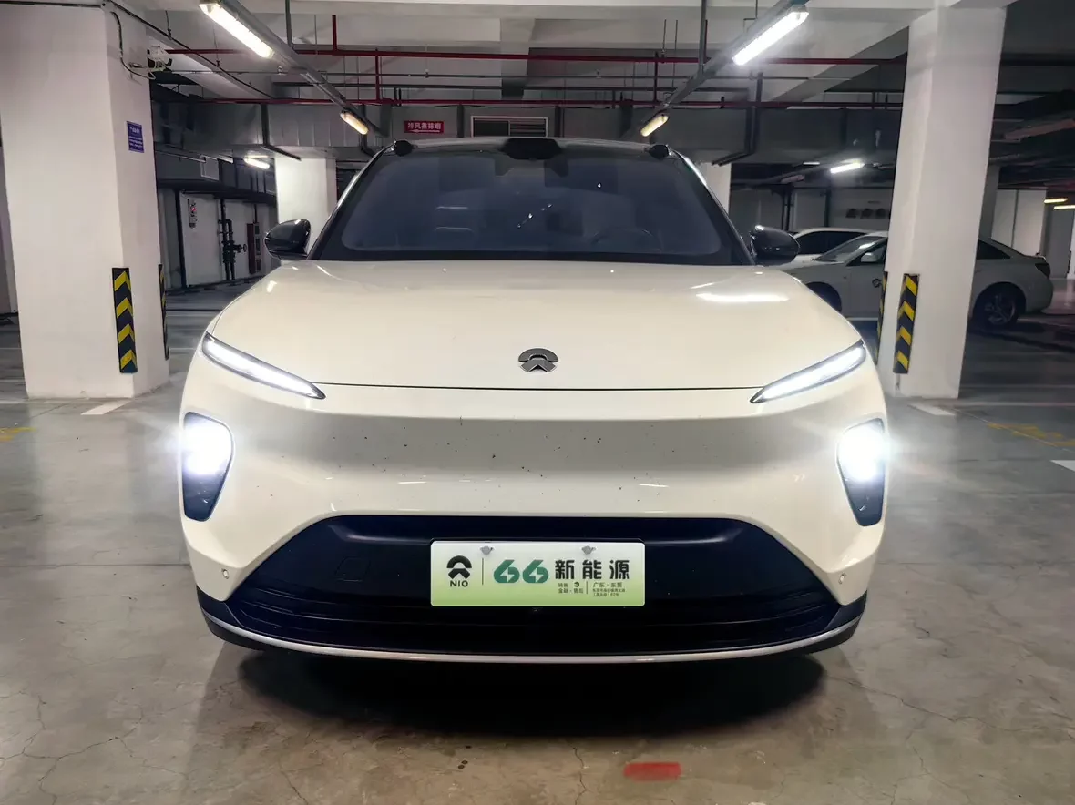 NIO ES8