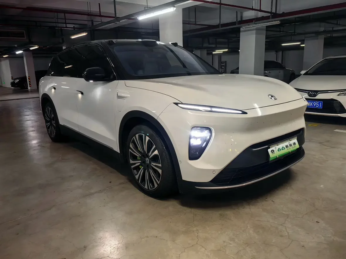 NIO ES8