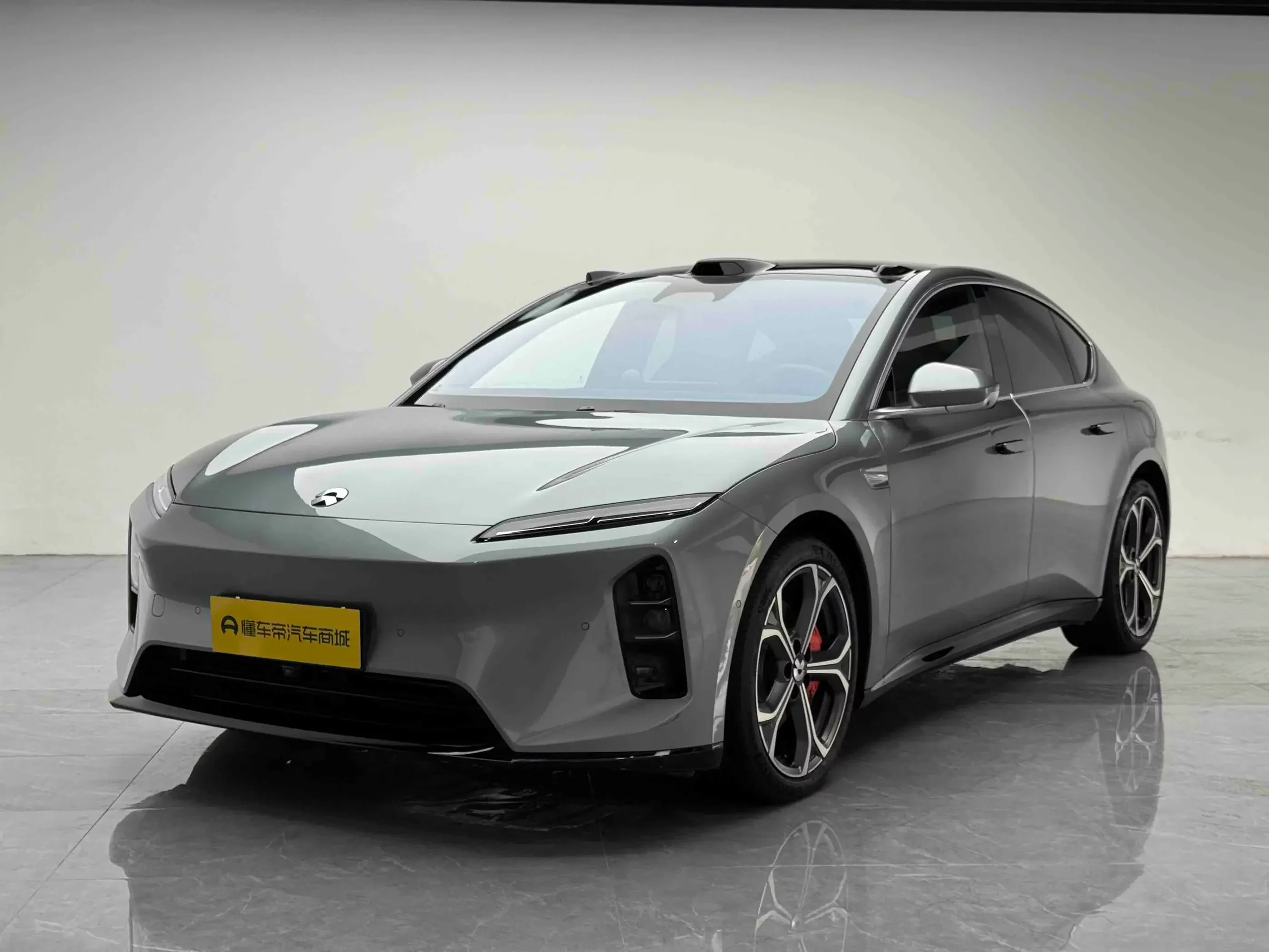 NIO ET5  из Китая