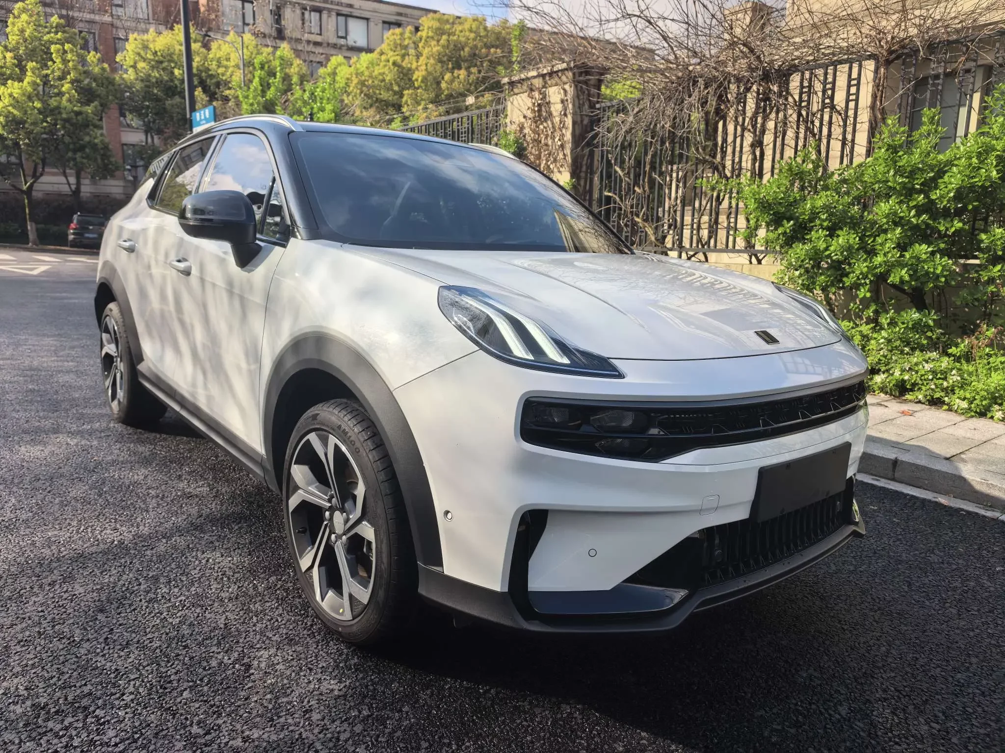 Lynk & Co 06