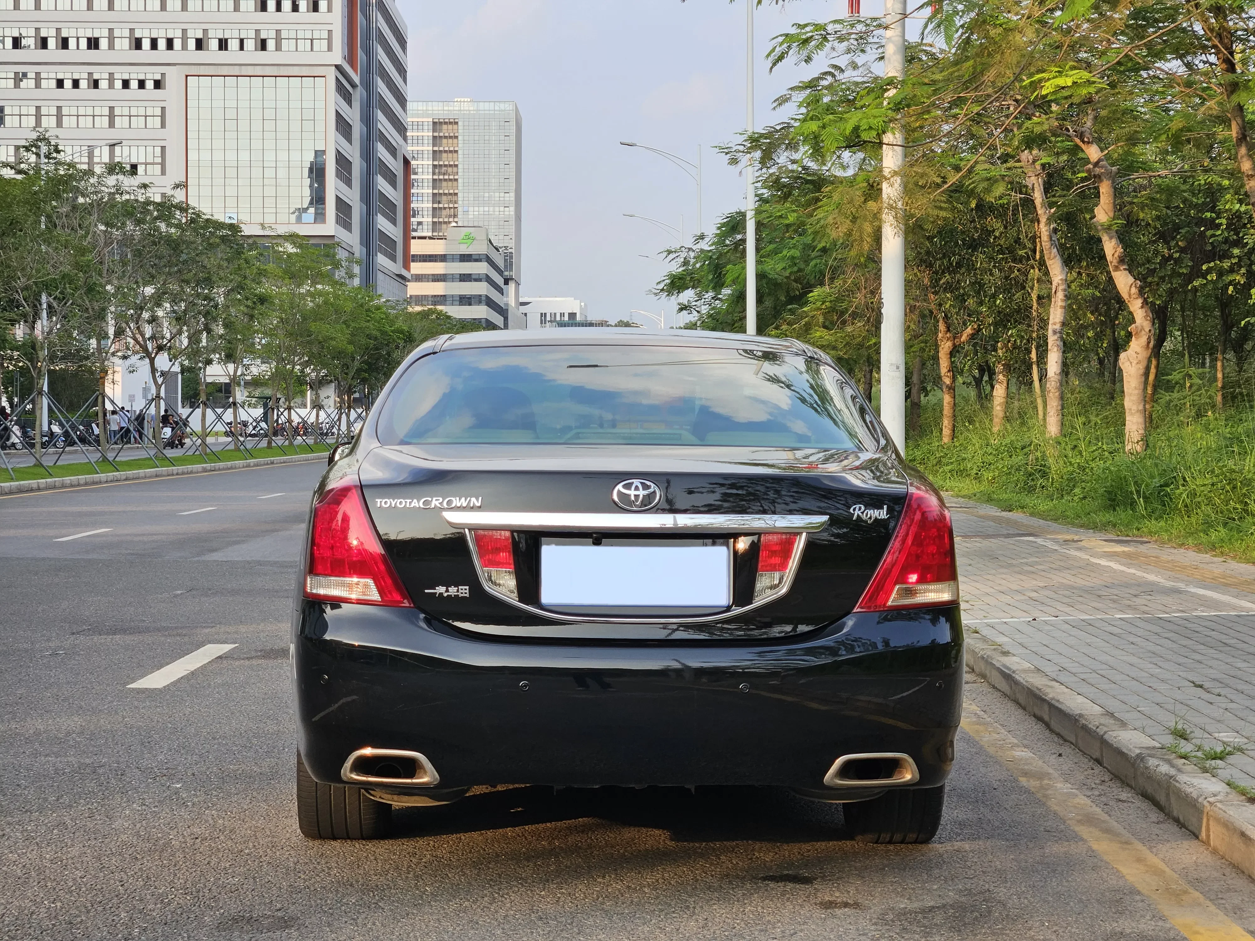 Toyota crown